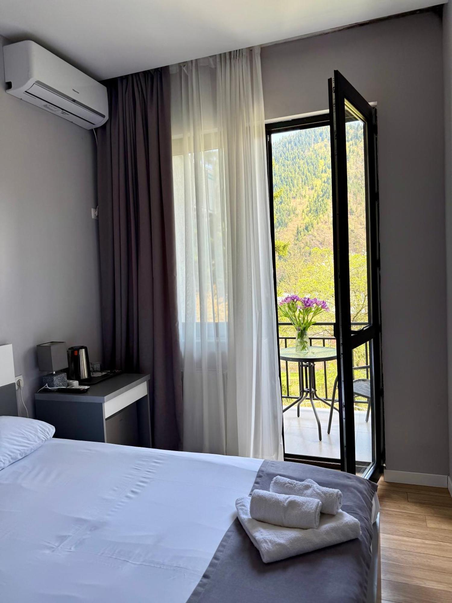 Likani Home Боржоми Экстерьер фото